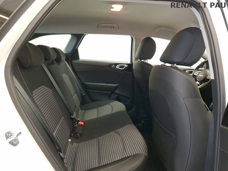 Kia CEED - Photo 21