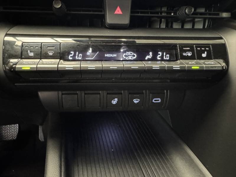 Toyota C-HR - Photo 21