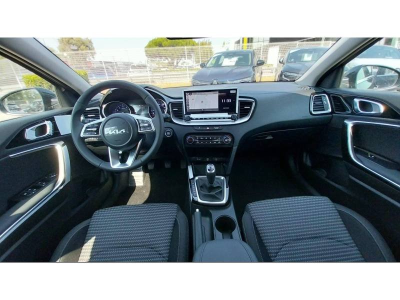 Kia CEED - Photo 11