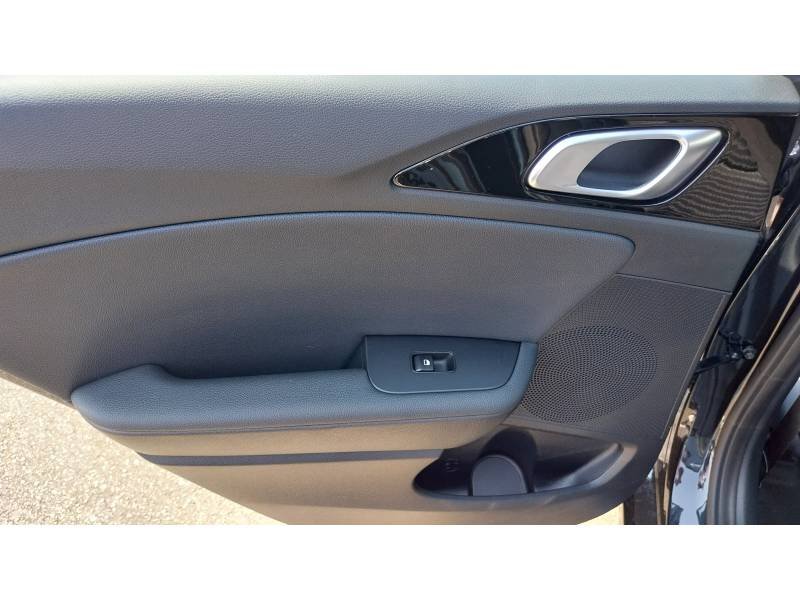 Kia CEED - Photo 16