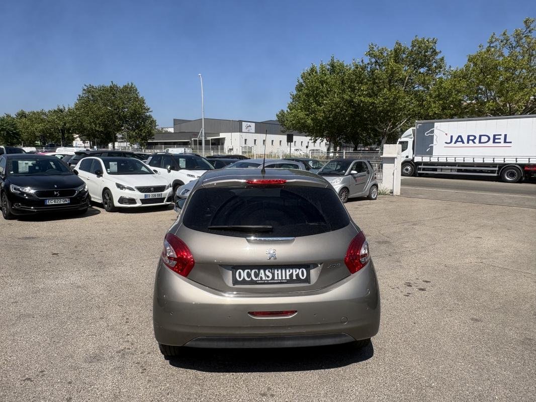 Peugeot 208 - Photo 4
