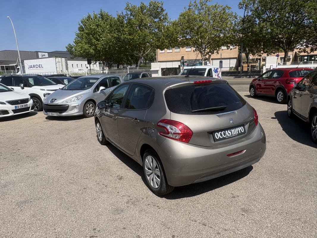 Peugeot 208 - Photo 5