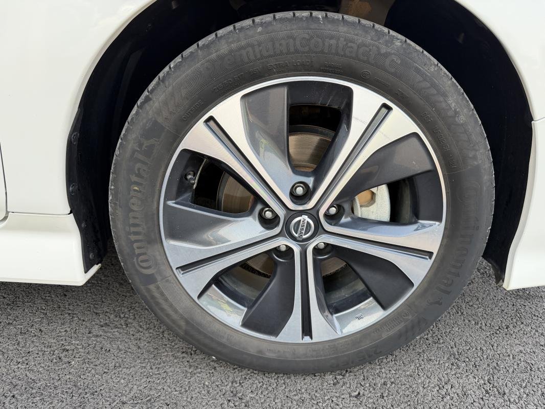 Nissan Leaf - Photo 11