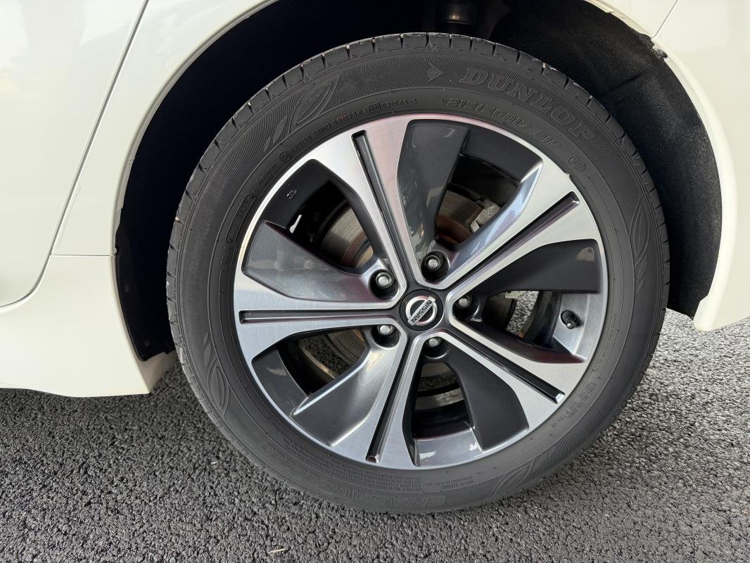 Nissan Leaf - Photo 8