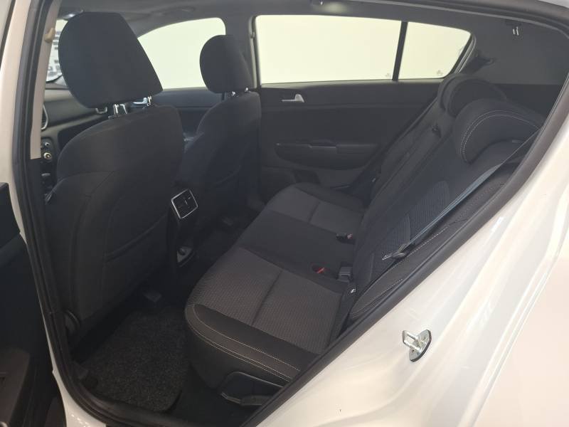 Kia Sportage - Photo 11