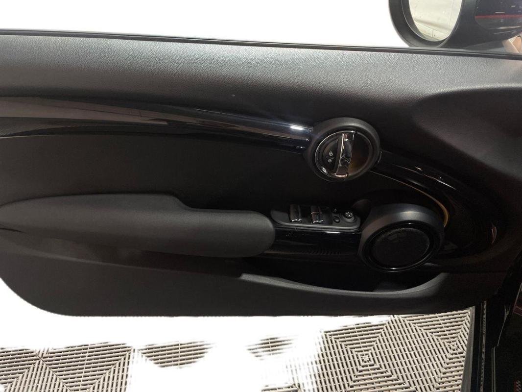 Mini Cabrio - Photo 15