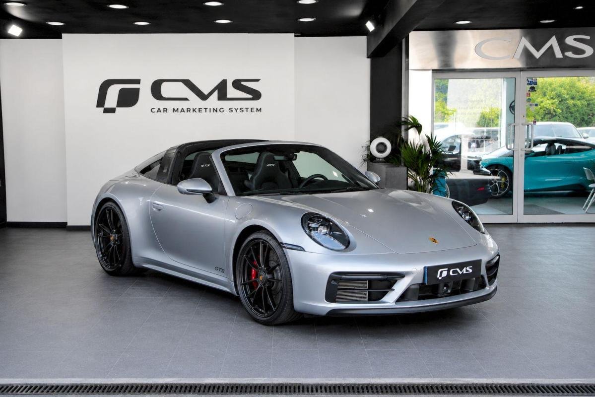 Porsche 911 - Photo 1