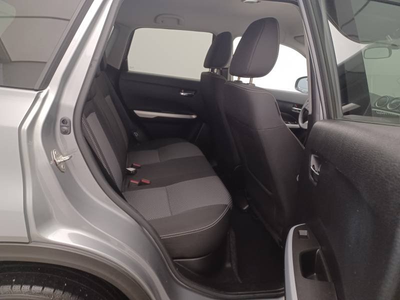 Suzuki Vitara - Photo 15