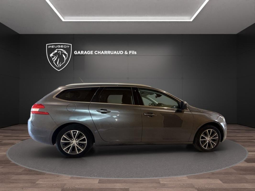 Peugeot 308 SW - Photo 2