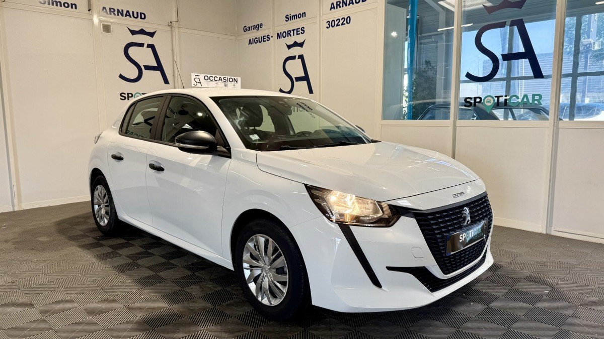Peugeot 208 - Photo 1