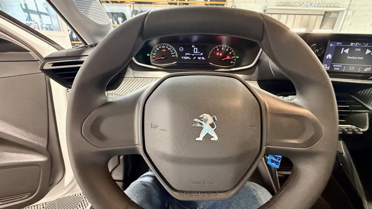 Peugeot 208 - Photo 12
