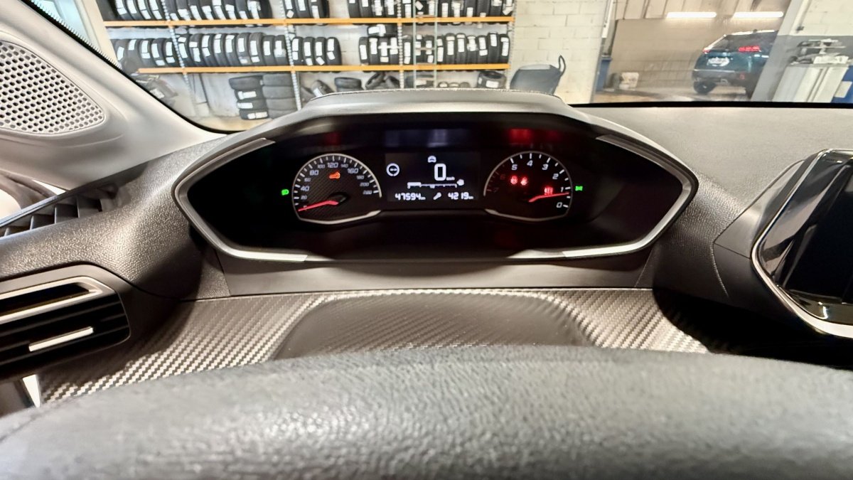Peugeot 208 - Photo 14