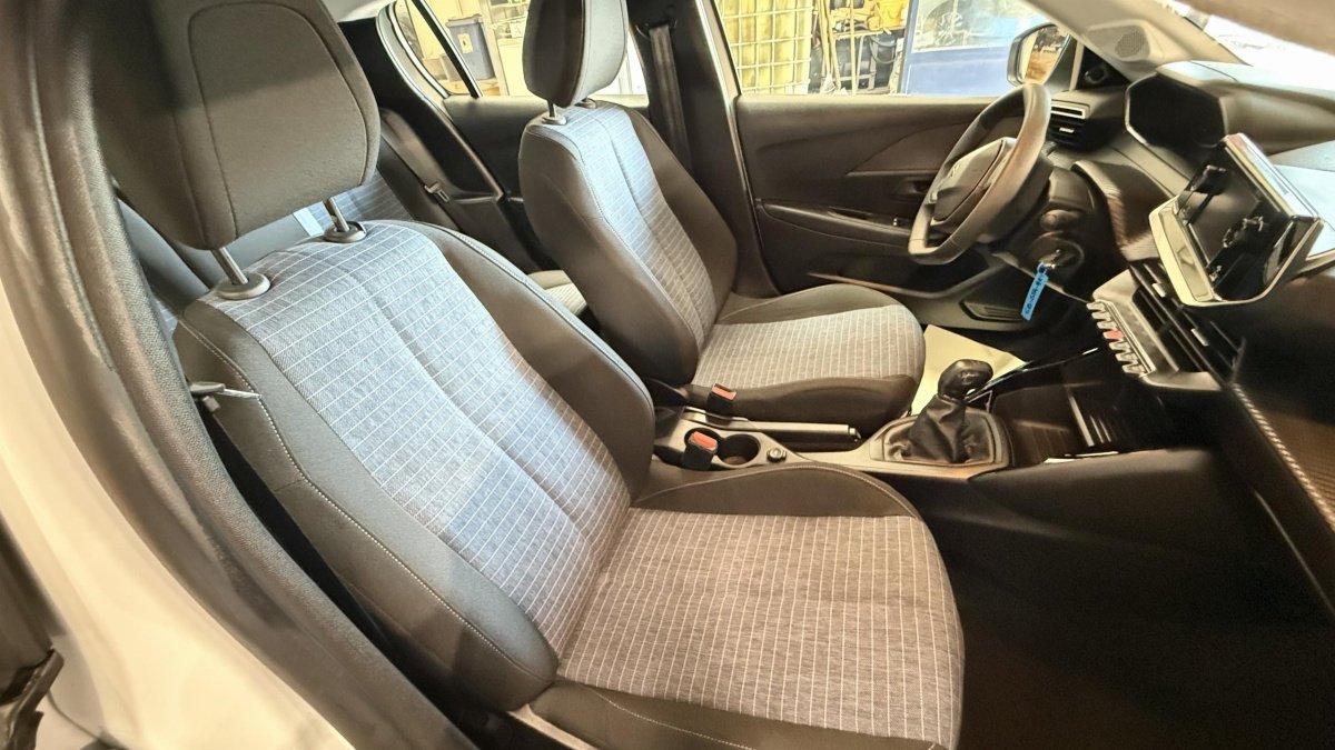 Peugeot 208 - Photo 17