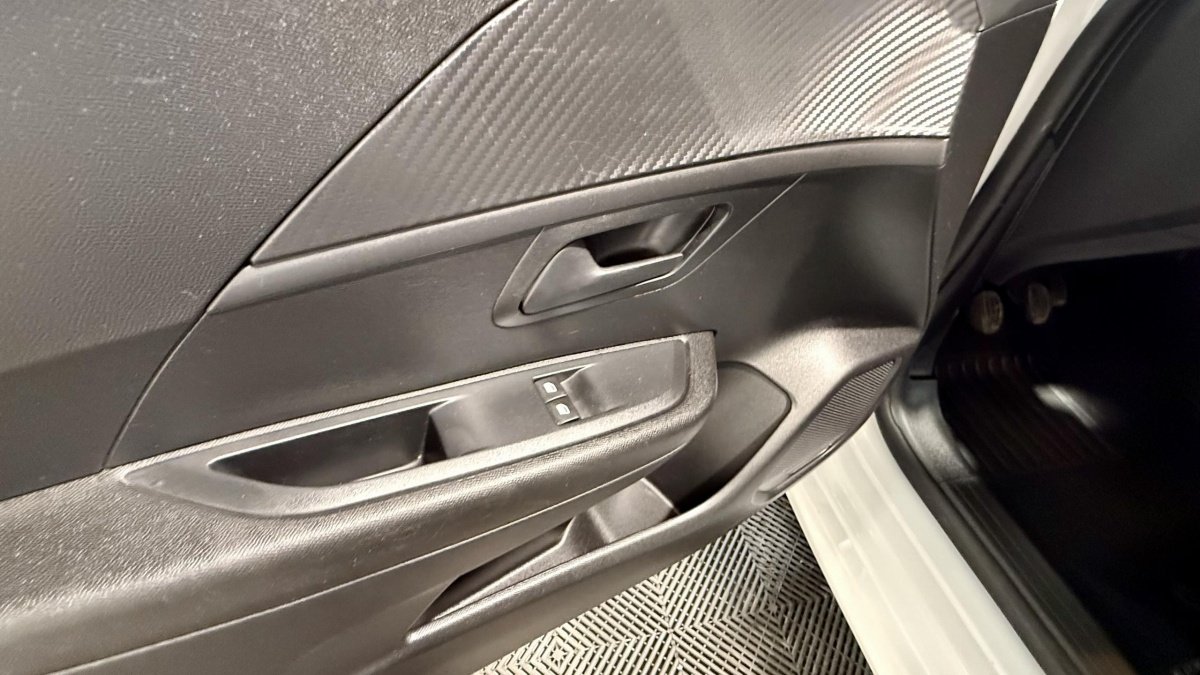 Peugeot 208 - Photo 10