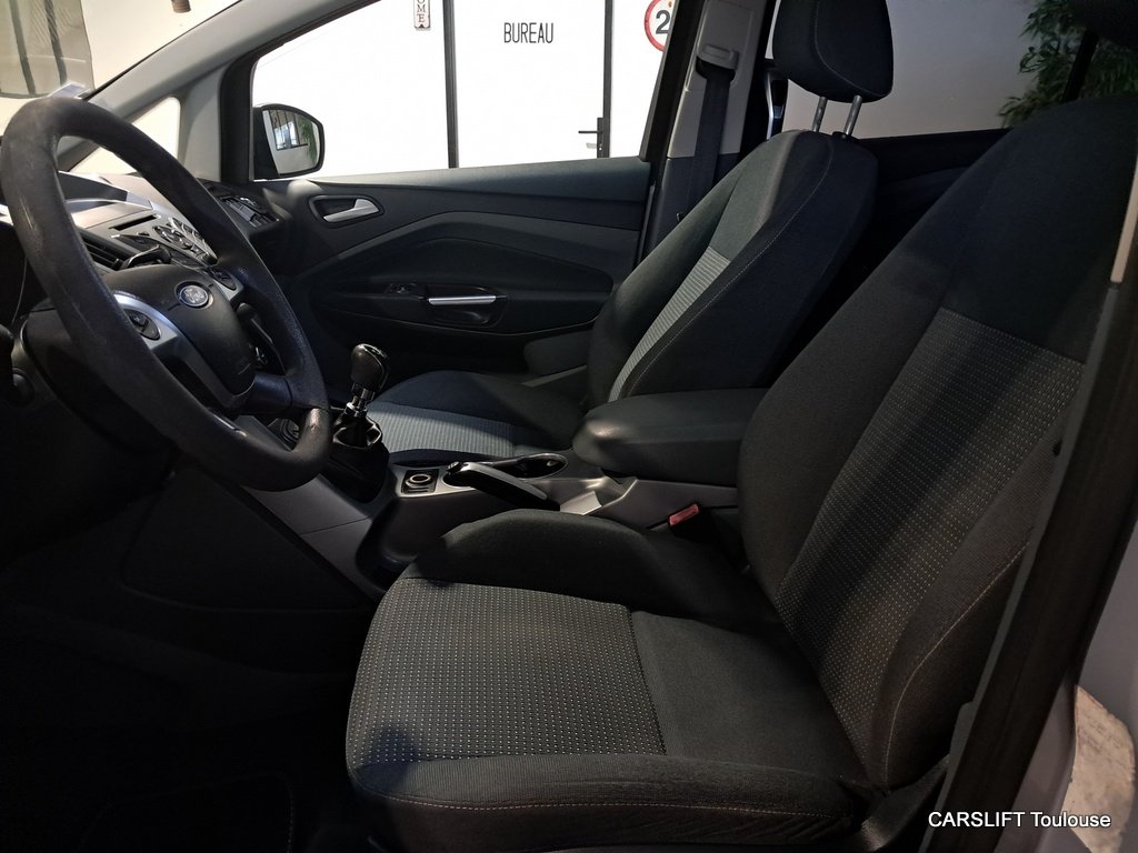 Ford Grand C-Max - Photo 11