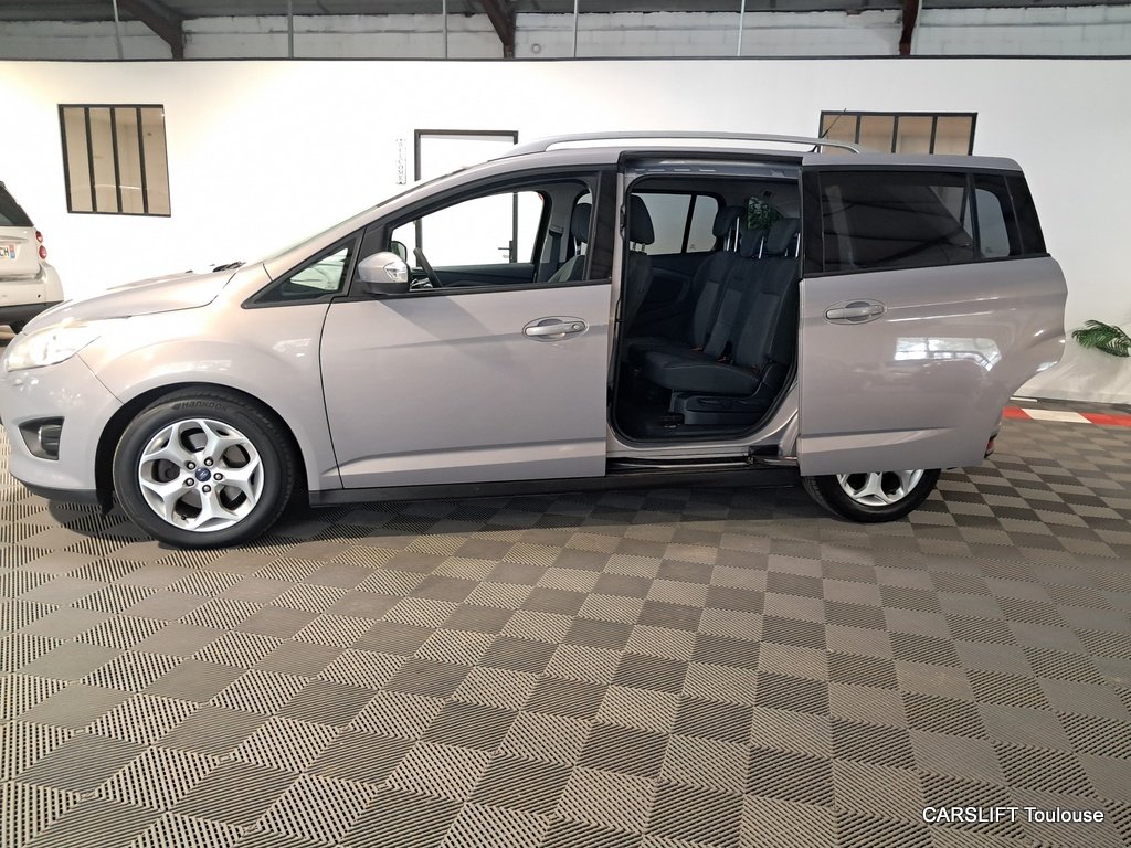 Ford Grand C-Max - Photo 9