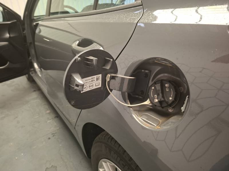 Kia Rio - Photo 33