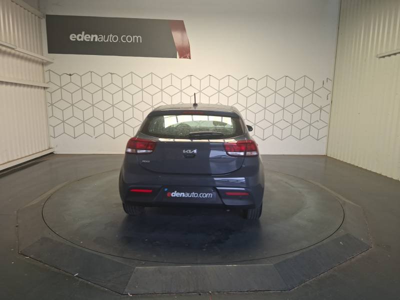 Kia Rio - Photo 4