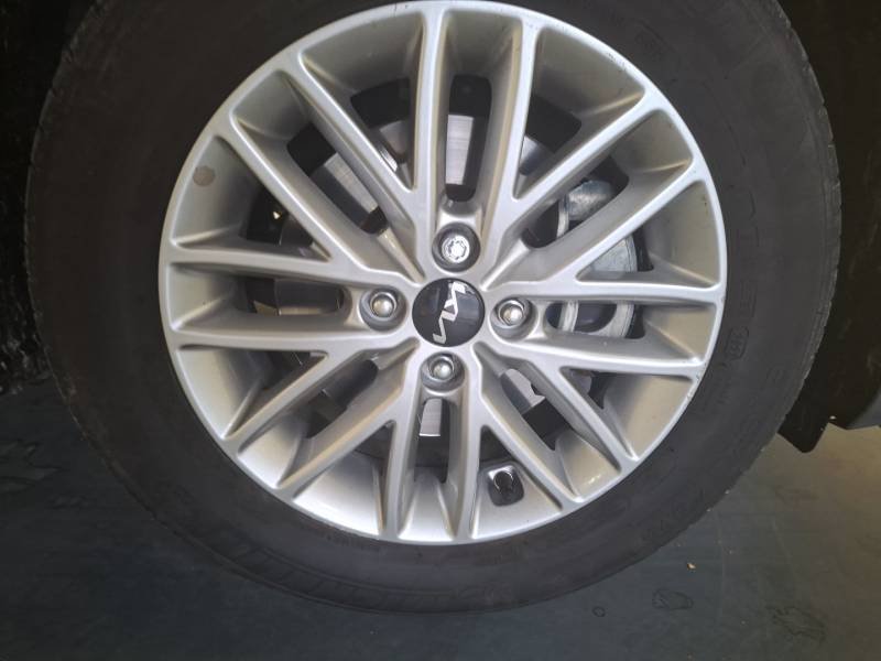 Kia Rio - Photo 6