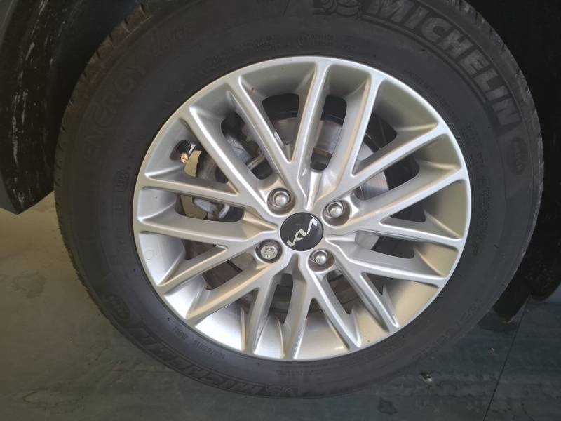 Kia Rio - Photo 10
