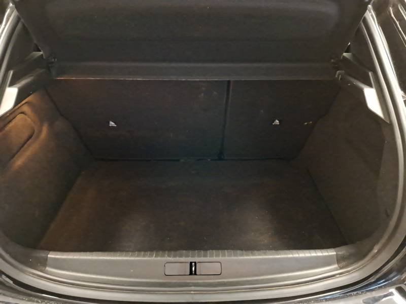 Peugeot 208 - Photo 9