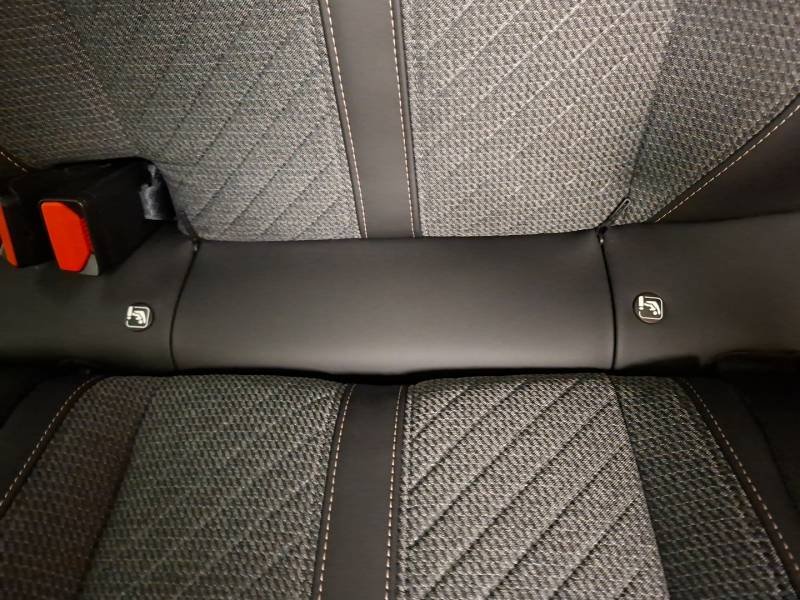 Peugeot 208 - Photo 32