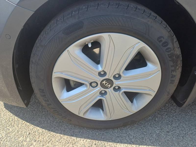 Kia Optima - Photo 13