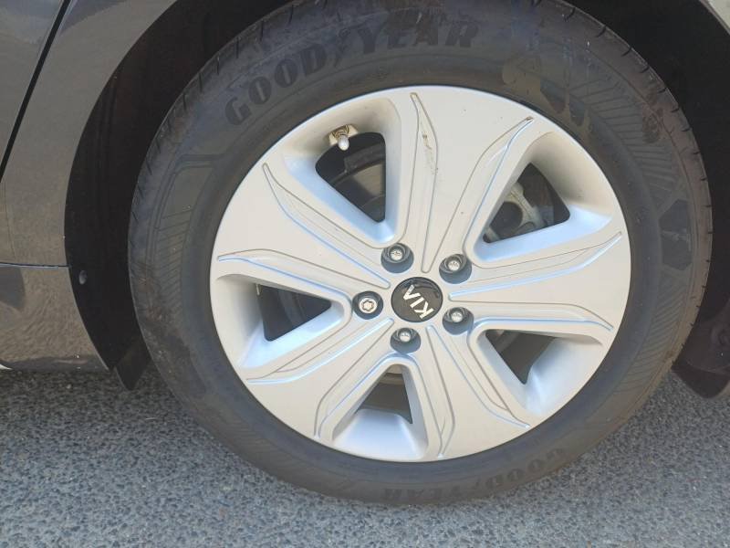 Kia Optima - Photo 14