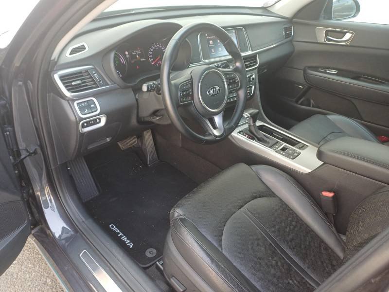 Kia Optima - Photo 22