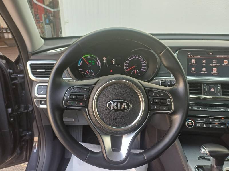 Kia Optima - Photo 24