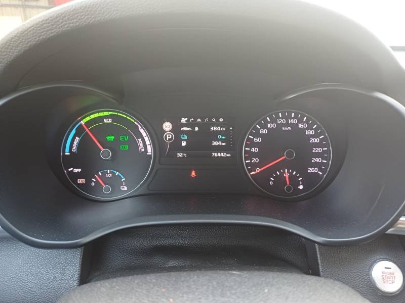 Kia Optima - Photo 25