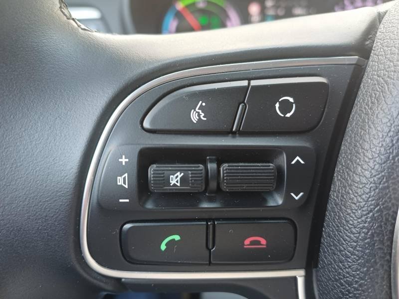 Kia Optima - Photo 27