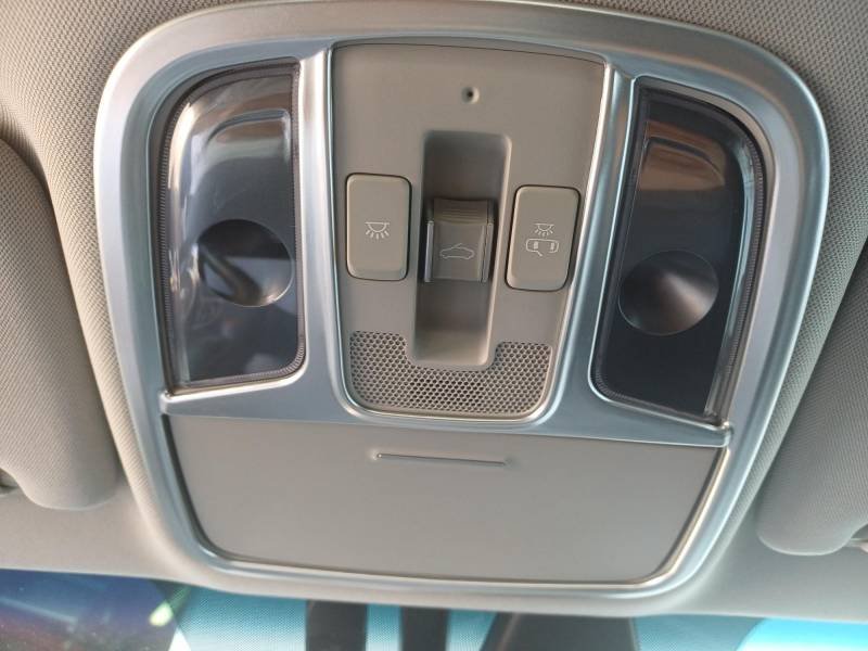 Kia Optima - Photo 39