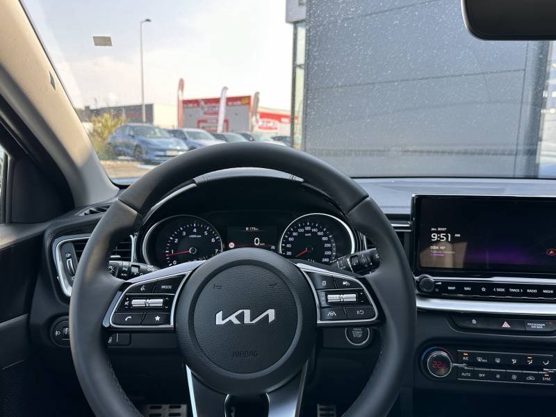 Kia Xceed - Photo 21