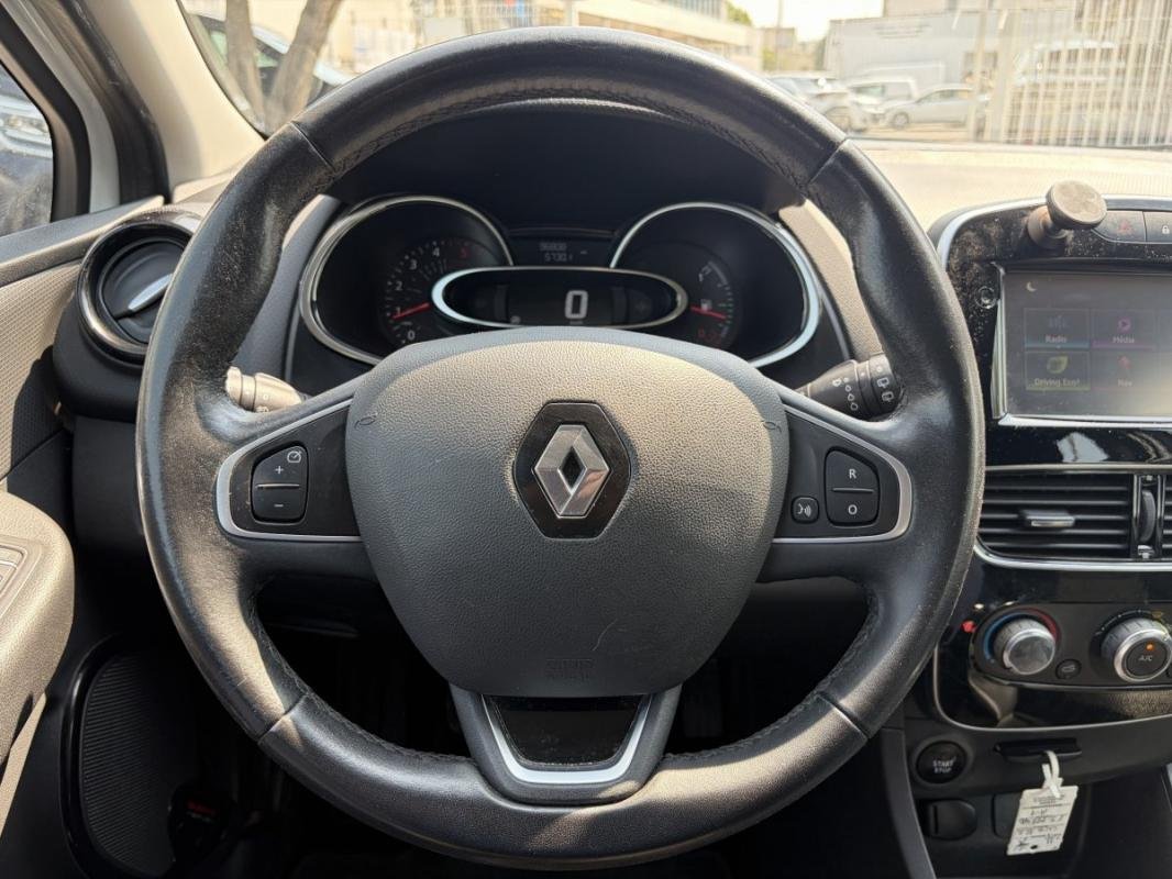 Renault Clio - Photo 18