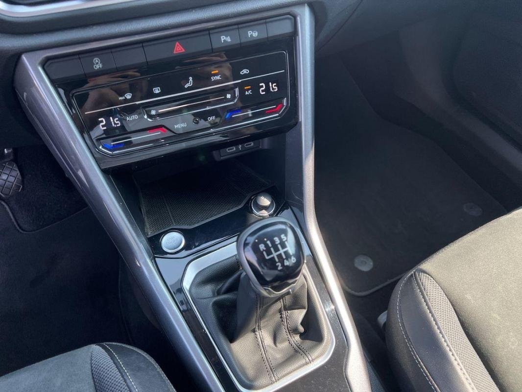 Volkswagen T-Roc - Photo 11