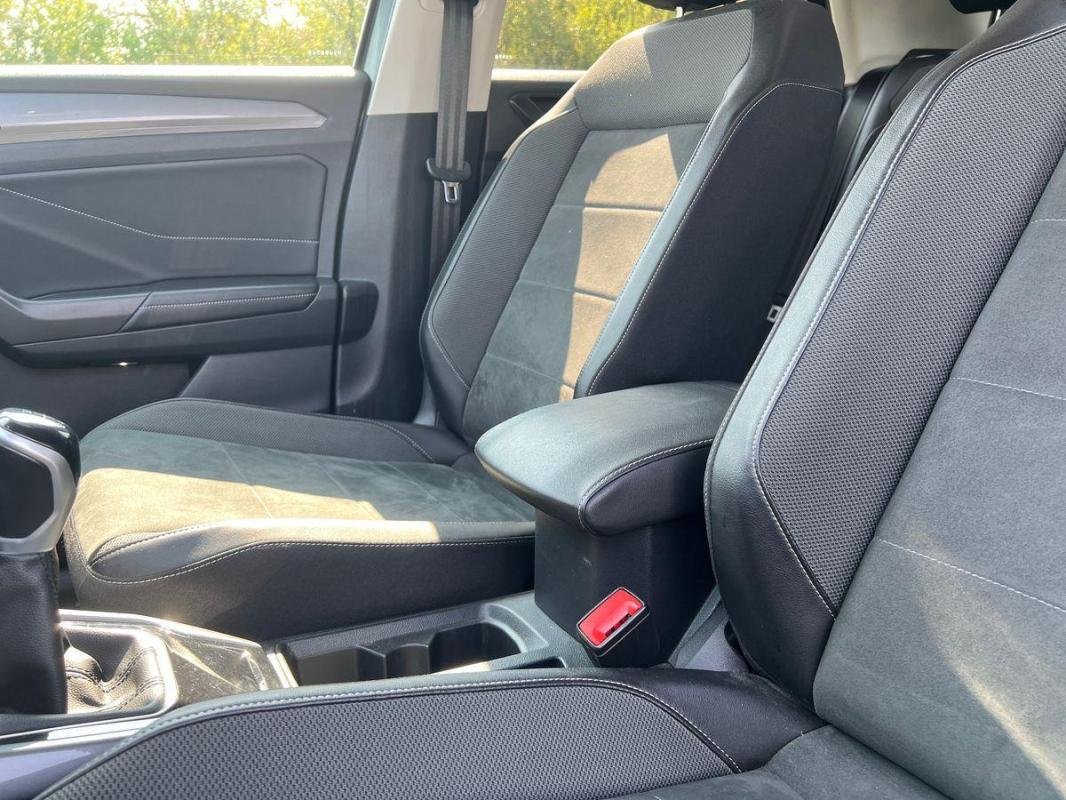 Volkswagen T-Roc - Photo 12