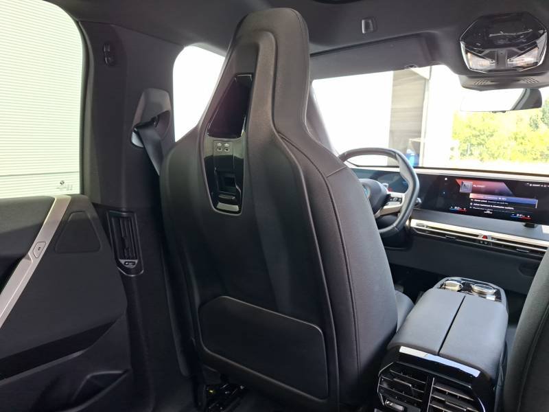 BMW ix - Photo 17