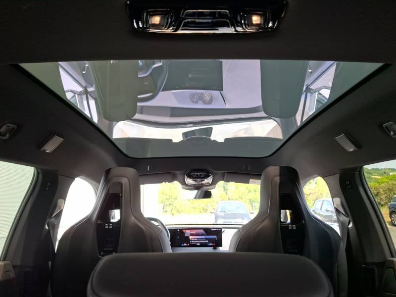 BMW ix - Photo 28
