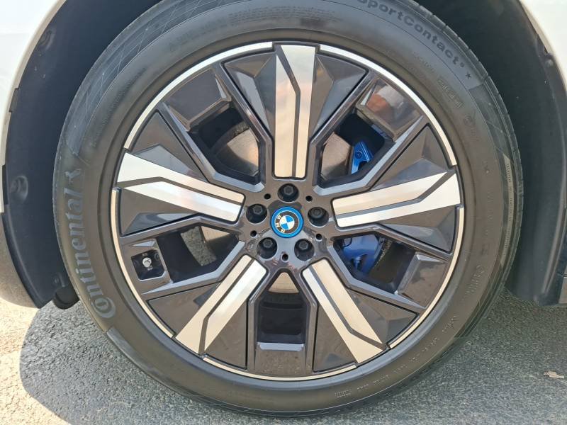 BMW ix - Photo 35
