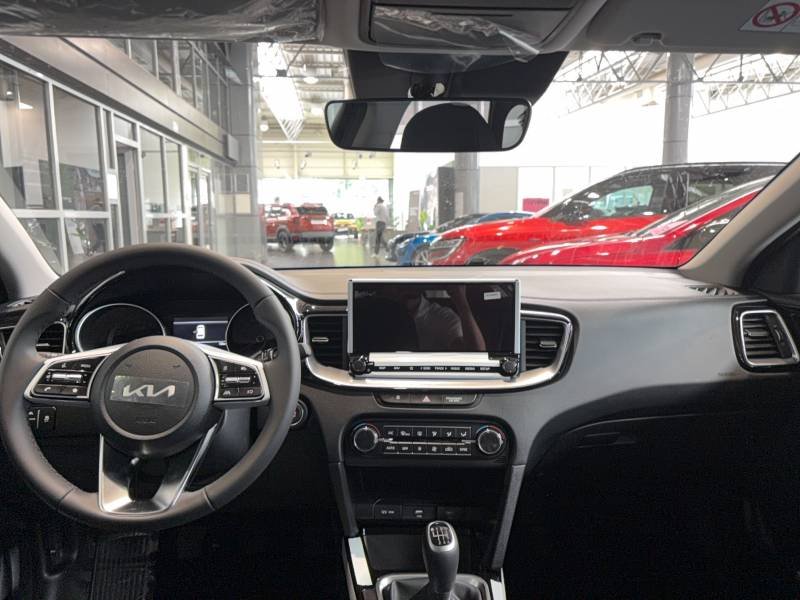 Kia CEED - Photo 11