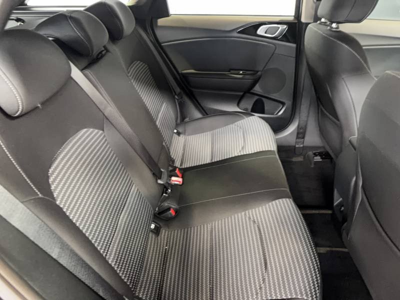 Kia CEED - Photo 18
