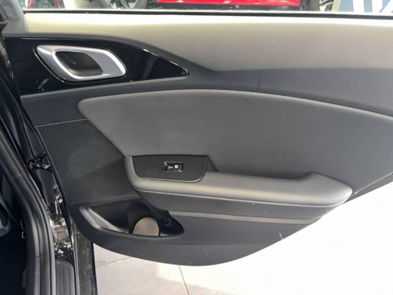 Kia CEED - Photo 19