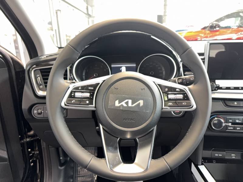 Kia CEED - Photo 23