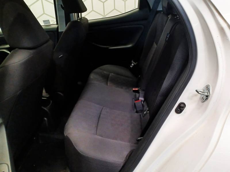Toyota Yaris - Photo 13