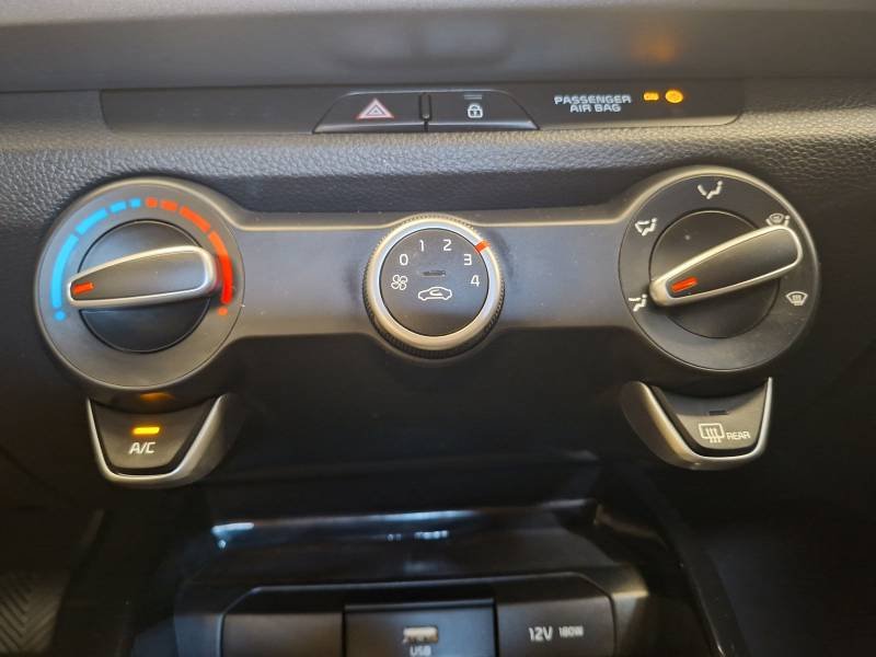 Kia Rio - Photo 12