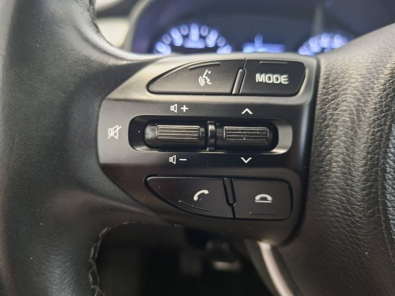 Kia Rio - Photo 15