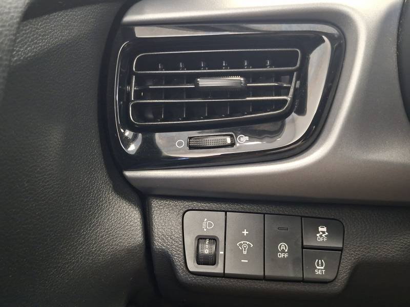 Kia Rio - Photo 16