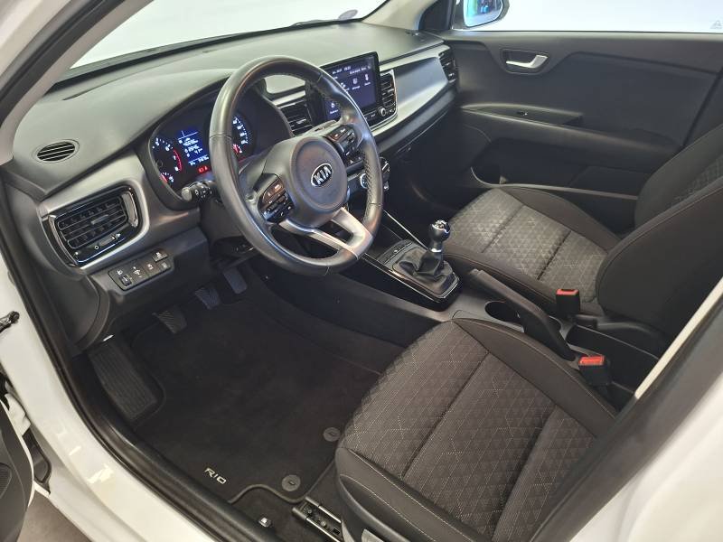 Kia Rio - Photo 19