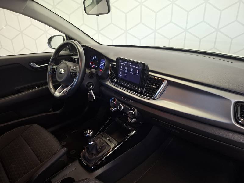Kia Rio - Photo 28